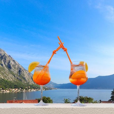Sea Star Luxury Apartment Kotor Bagian luar foto